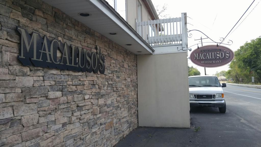 Macaluso'S At The Lantern Lodge Jim Thorpe Exterior photo